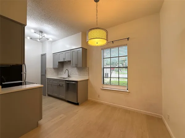 $1,995 | 203 East 31st Street, Unit 101, Austin, TX 78705