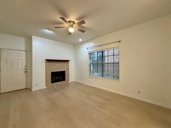 $1,995 | 203 East 31st Street, Unit 101, Austin, TX 78705