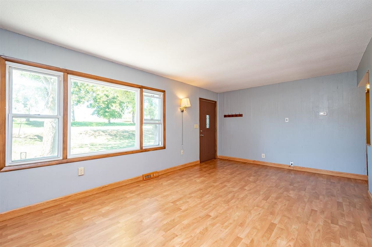 3128 Sandy Beach Road Northeast Solon, IA 52333 - Photo 5 of 31 Gallery Image 5