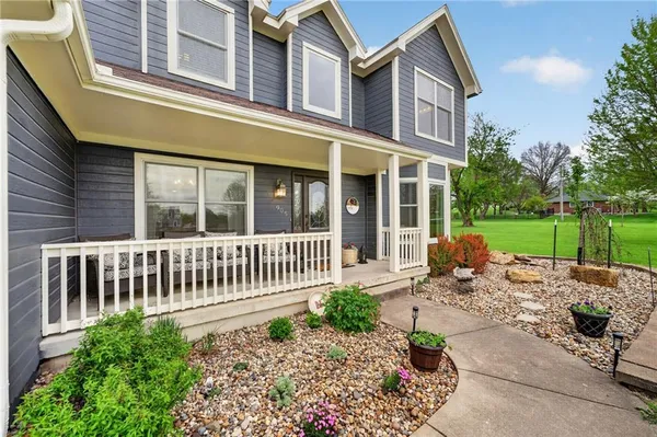 $925,000 | 905 Florence Avenue, Raymore, MO 64083