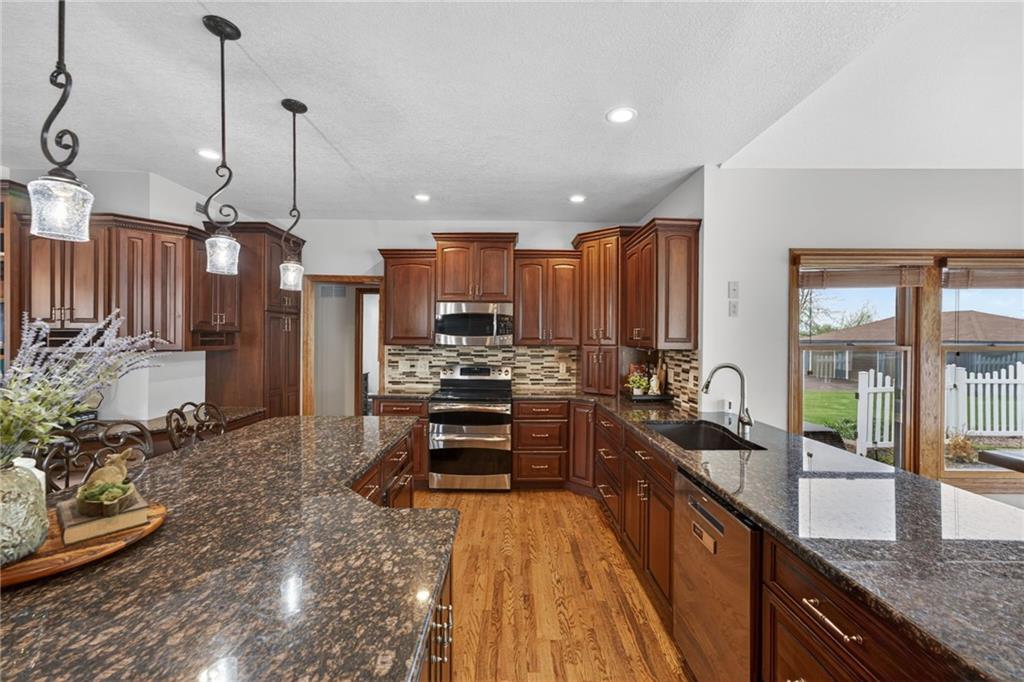 905 Florence Avenue Raymore, MO 64083 - Photo 20 of 70