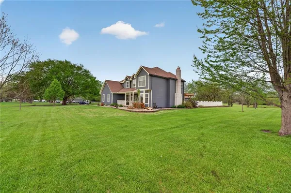 $925,000 | 905 Florence Avenue, Raymore, MO 64083