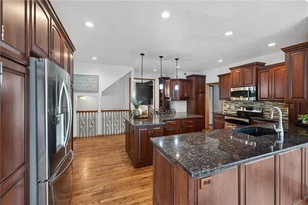 $925,000 | 905 Florence Avenue, Raymore, MO 64083