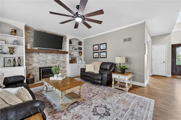 $925,000 | 905 Florence Avenue, Raymore, MO 64083