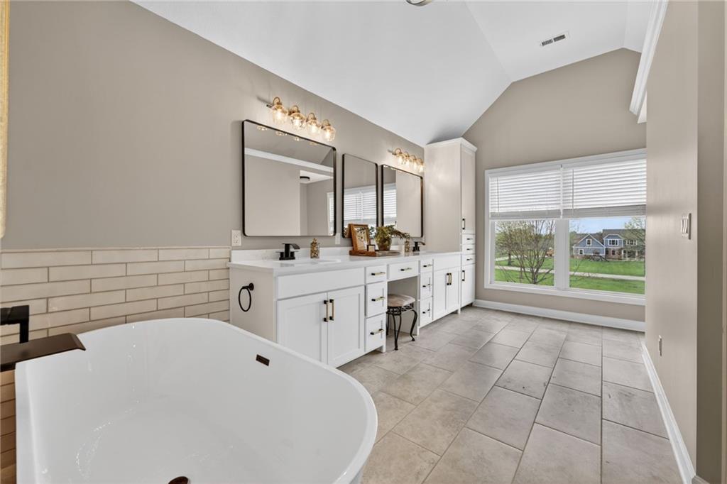 905 Florence Avenue Raymore, MO 64083 - Photo 40 of 70