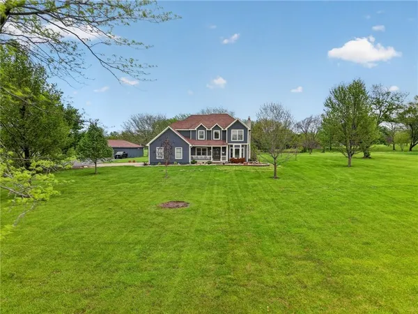 $925,000 | 905 Florence Avenue, Raymore, MO 64083