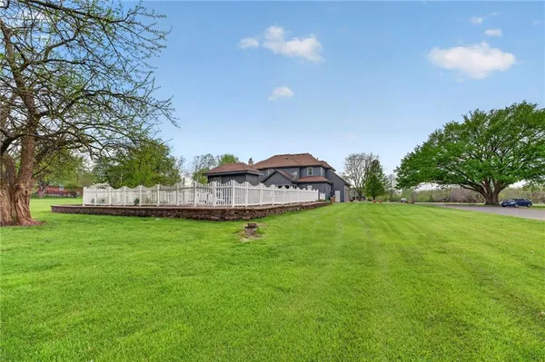 $925,000 | 905 Florence Avenue, Raymore, MO 64083