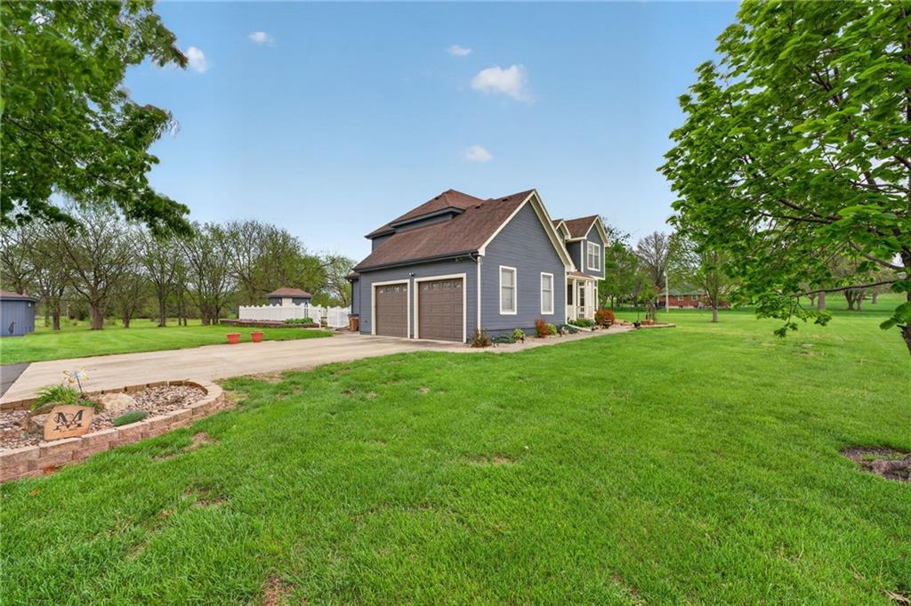 905 Florence Avenue Raymore, MO 64083 - Photo 8 of 70