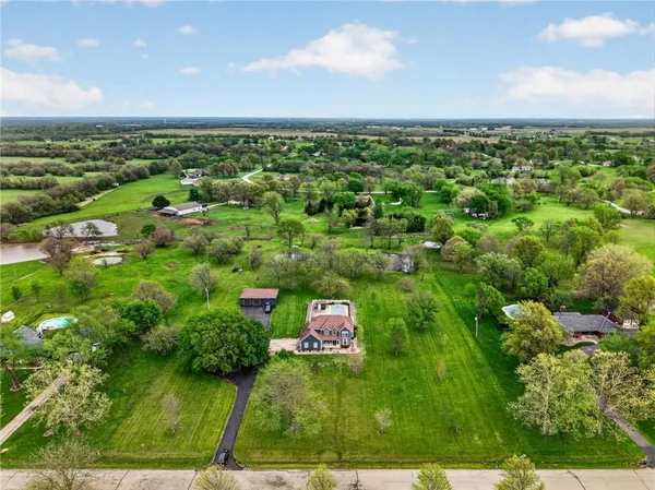 $925,000 | 905 Florence Avenue, Raymore, MO 64083