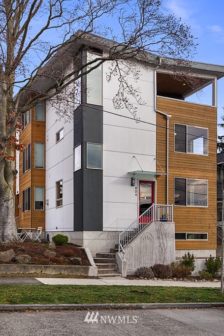 804 North 48th Street Seattle, WA 98103 - Photo 2 of 20 Gallery Image 2