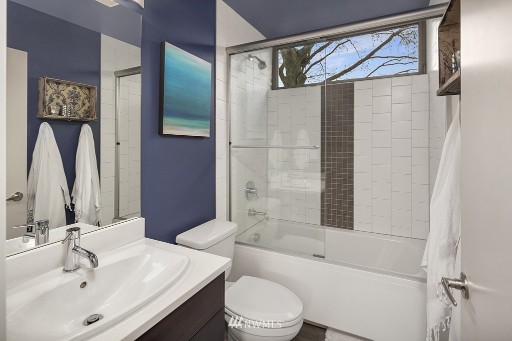 804 North 48th Street Seattle, WA 98103 - Photo 16 of 20 Gallery Image 16