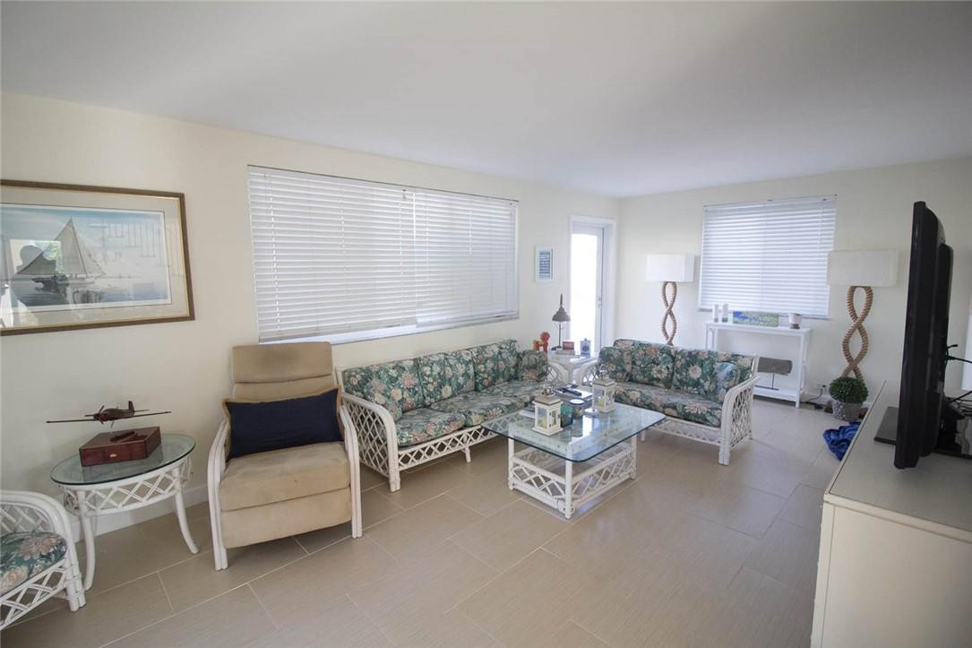 2614 Northeast 26th Terrace Lighthouse Point, FL 33064 - Photo 18 of 33 Photo 18