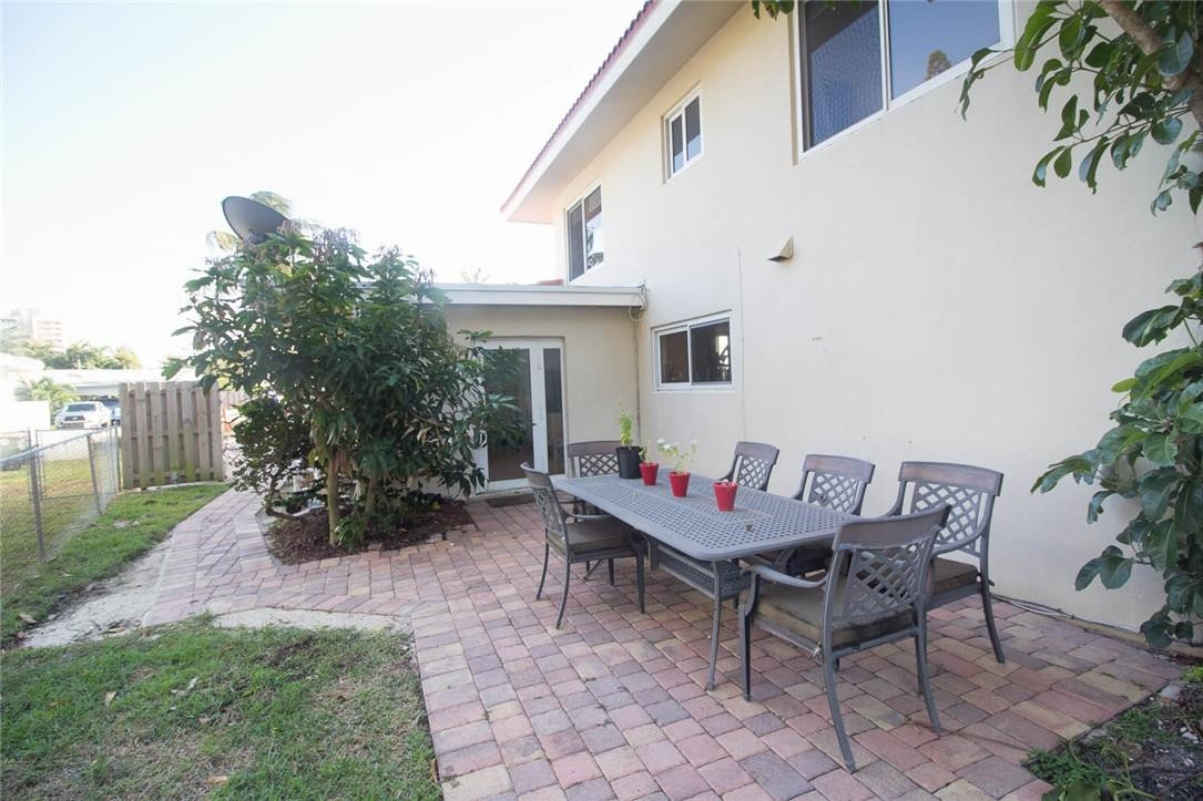 2614 Northeast 26th Terrace Lighthouse Point, FL 33064 - Photo 21 of 33 Photo 21