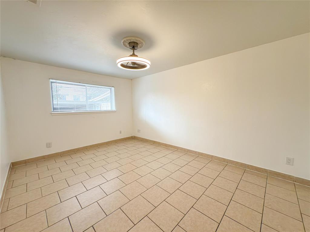 7528 Thistle Lane Dallas, TX 75240 - Photo 18 of 38