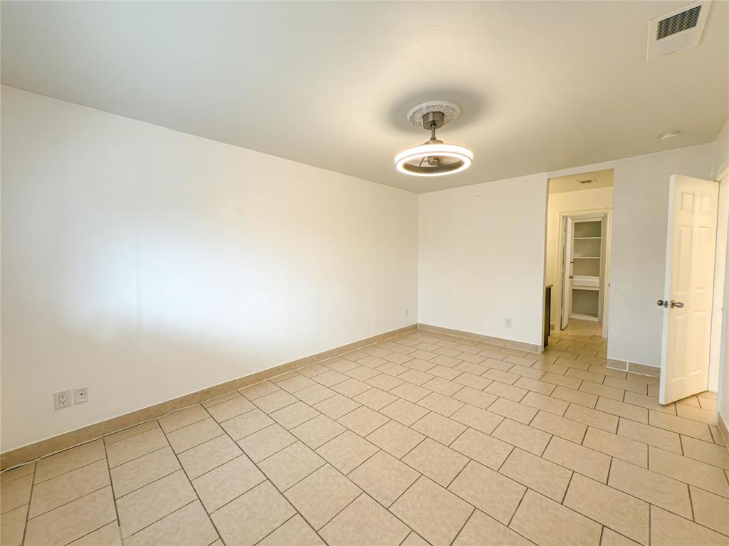 7528 Thistle Lane Dallas, TX 75240 - Photo 19 of 38