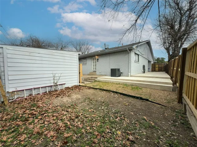 $2,200 | 7528 Thistle Lane, Dallas, TX 75240