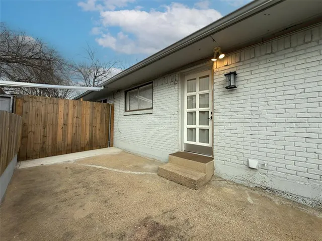 $2,200 | 7528 Thistle Lane, Dallas, TX 75240