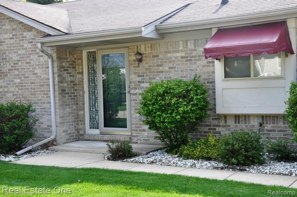 18751 Common Road Roseville, MI 48066 - Photo 26 of 28 Common%20Rd%20Cond00106.jpg