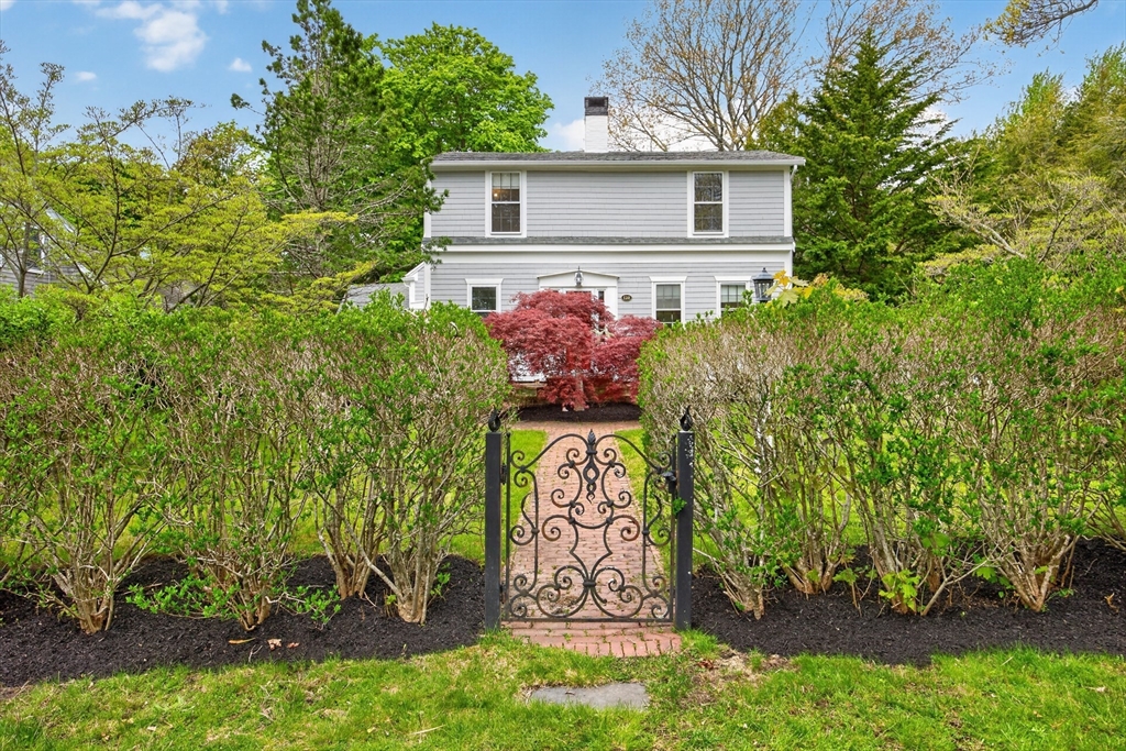 120 Ocean View Avenue Barnstable, MA 02635 - Photo 1 of 39