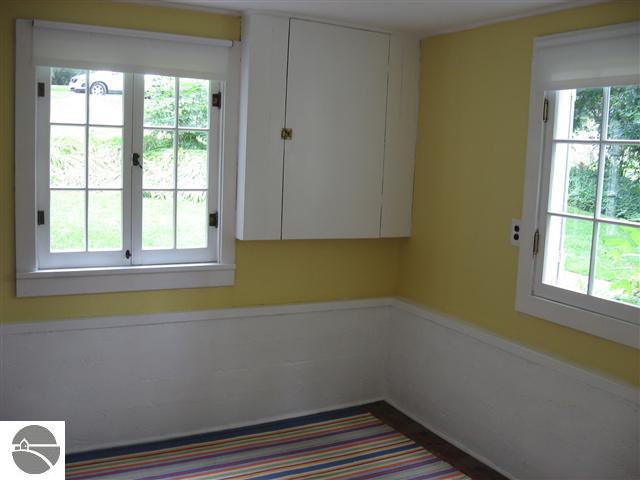 8660 South Lakeview Road Traverse City, MI 49684 - Photo 17 of 25 1738861-16.JPG