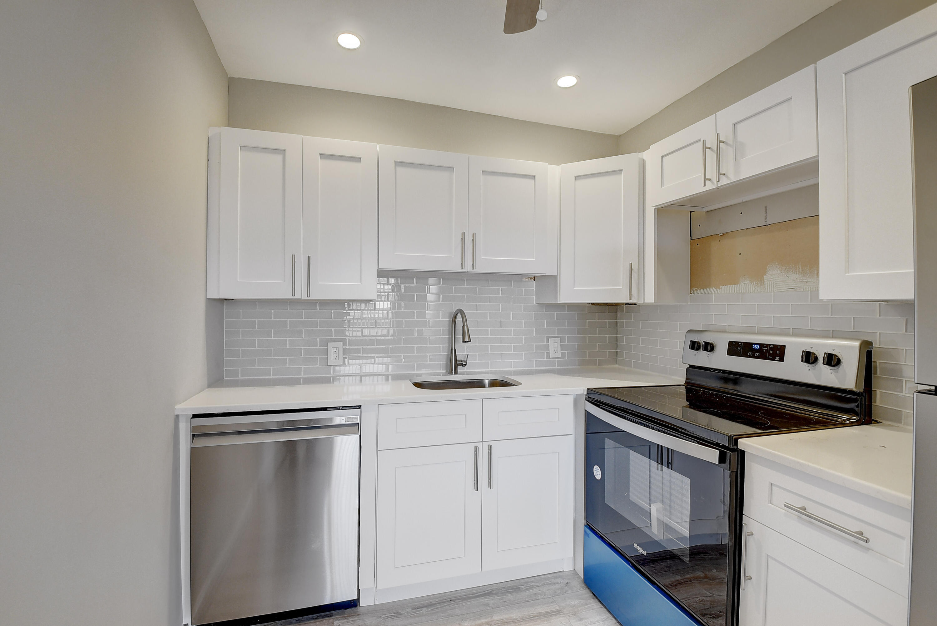 114 Brighton C, Unit 114 Boca Raton, FL 33434 - Photo 8 of 44 08_3 (8)