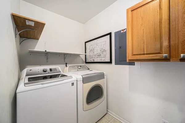 $1,900 | 1569 Addington Lane, Ann Arbor, MI 48108