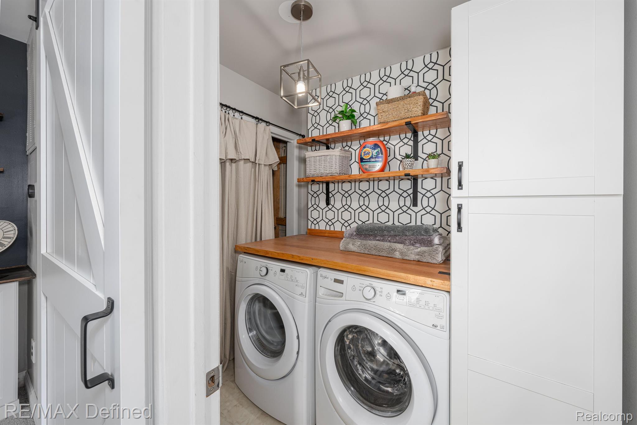 2695 Weaverton Rochester, MI 48307 - Photo 14 of 32 Washer & Dryer Stay
