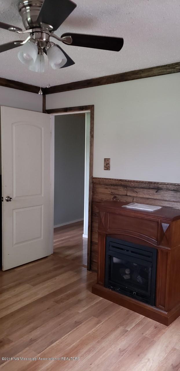 2415 Evansville Road Sarah, MS 38665 - Photo 5 of 9 2415 Evansville Road 7