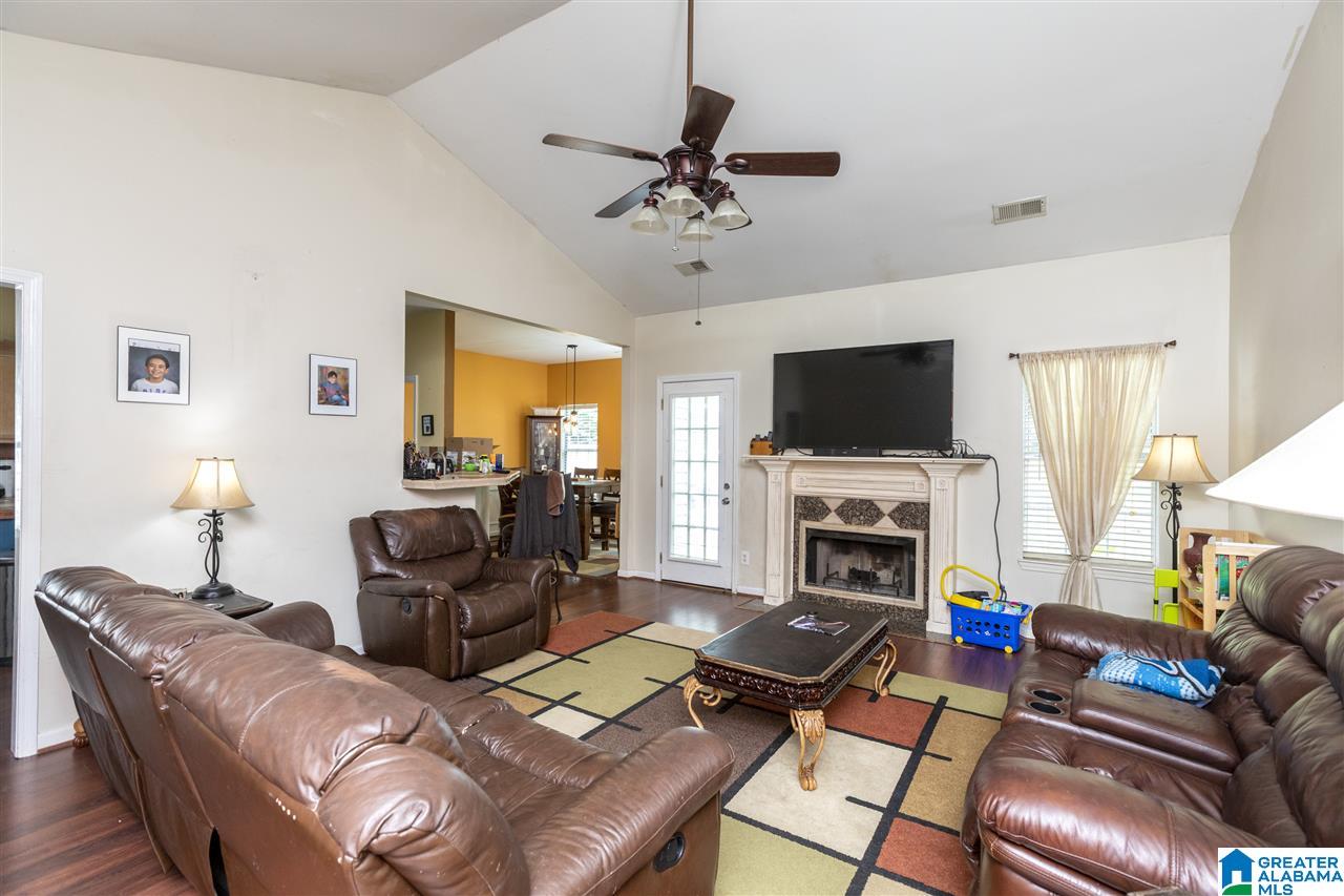 142 Savannah Lane Calera, AL 35040 - Photo 4 of 43
