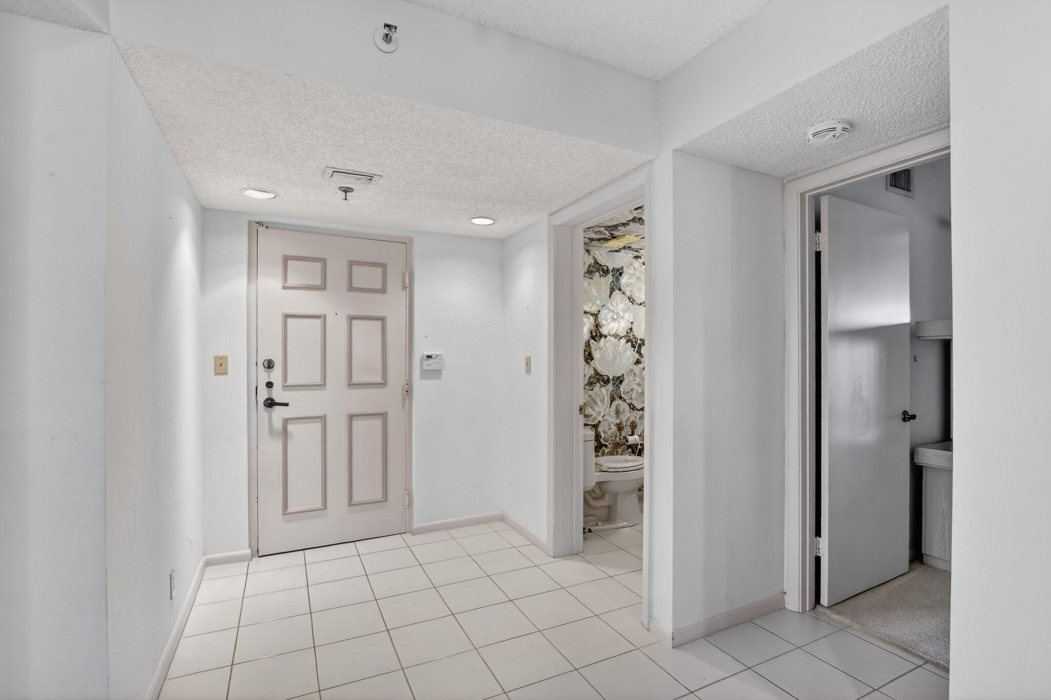 7564 Regency Lake Drive, Unit 701 Boca Raton, FL 33433 - Photo 5 of 47