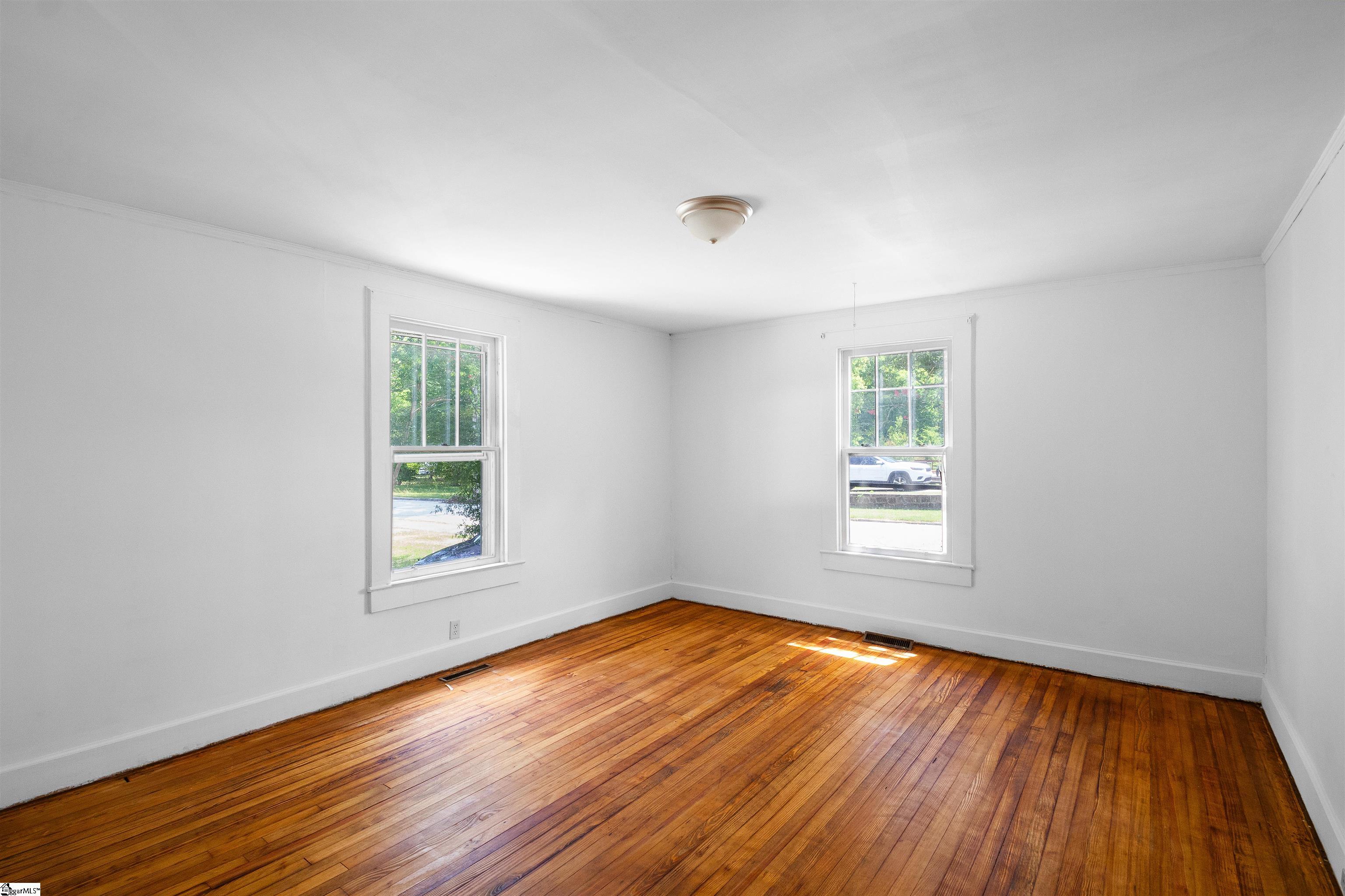 313 East Florida Street Clinton, SC 29325 - Photo 7 of 21 Gallery Image 7