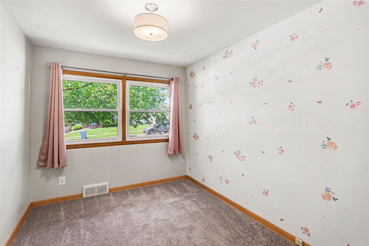 2117 Edwin Place Lansing, MI 48911 - Photo 27 of 39