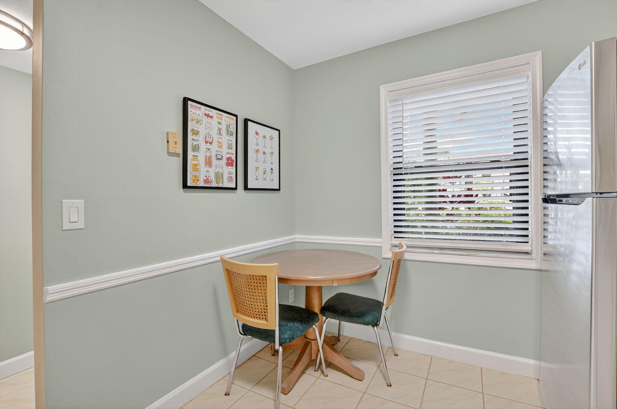 22052 Palms Way, Unit 106 Boca Raton, FL 33433 - Photo 6 of 13 Eat-in Kitchen