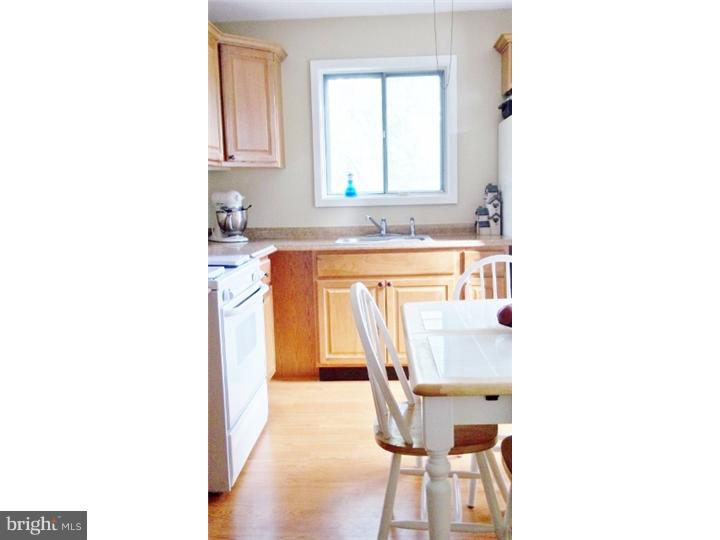 24 Lamont Road Burlington, NJ 08016 - Photo 3 of 14 Kitchen