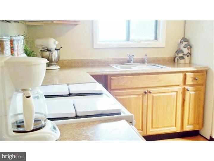 24 Lamont Road Burlington, NJ 08016 - Photo 4 of 14 Kitchen