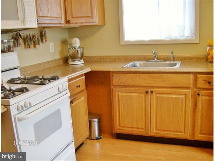 24 Lamont Road Burlington, NJ 08016 - Photo 6 of 14 Kitchen