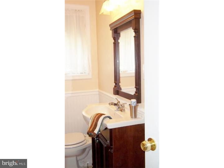 24 Lamont Road Burlington, NJ 08016 - Photo 9 of 14 Bathroom
