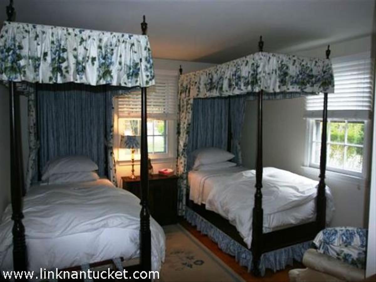 36 Monomoy Road Nantucket, MA 02554 - Photo 7 of 7 Gallery Image 7