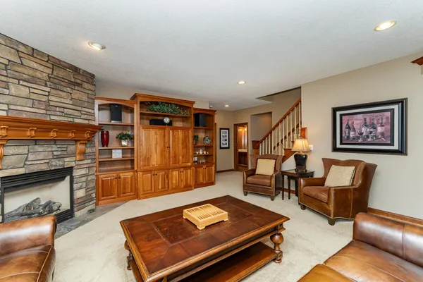 $949,000 | 3153 Frankel Lane Southwest, Rochester, MN 55902