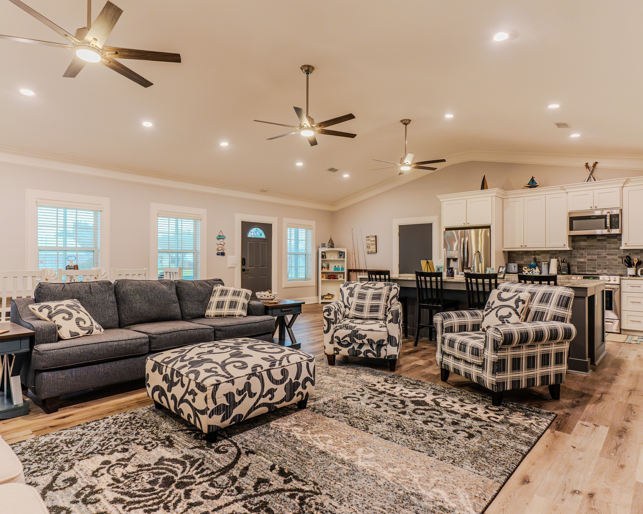 837 Wightman Street Matagorda, TX 77457 - Photo 19 of 45 Living space does not spare in this one!