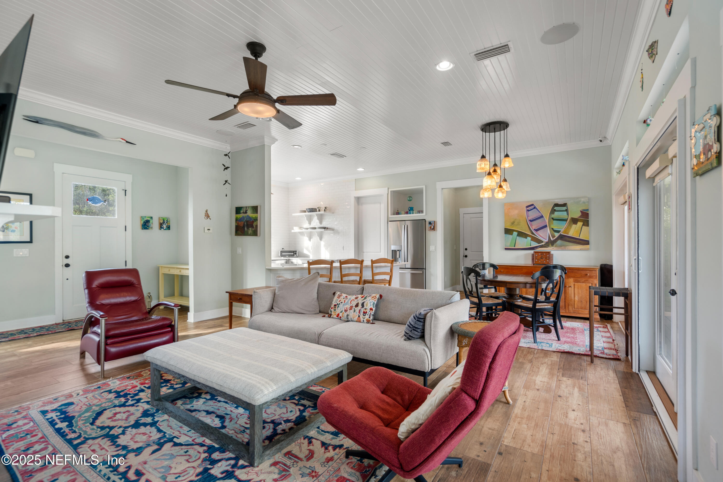 211 10th Street St. Augustine, FL 32080 - Photo 9 of 47 a living room with furniture