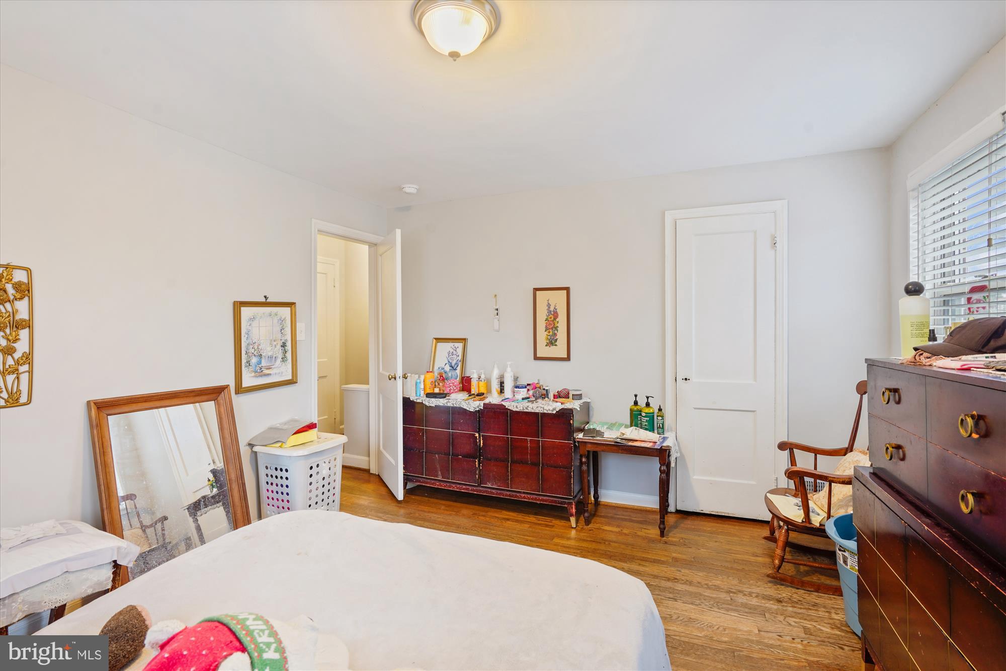 11951 Andrew Street Silver Spring, MD 20902 - Photo 22 of 41 Primary Bedroom