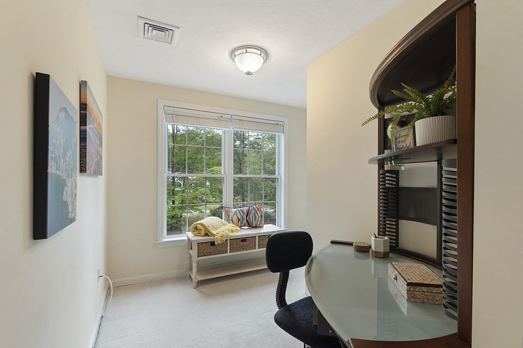 35 Parker Road Shirley, MA 01464 - Photo 15 of 27