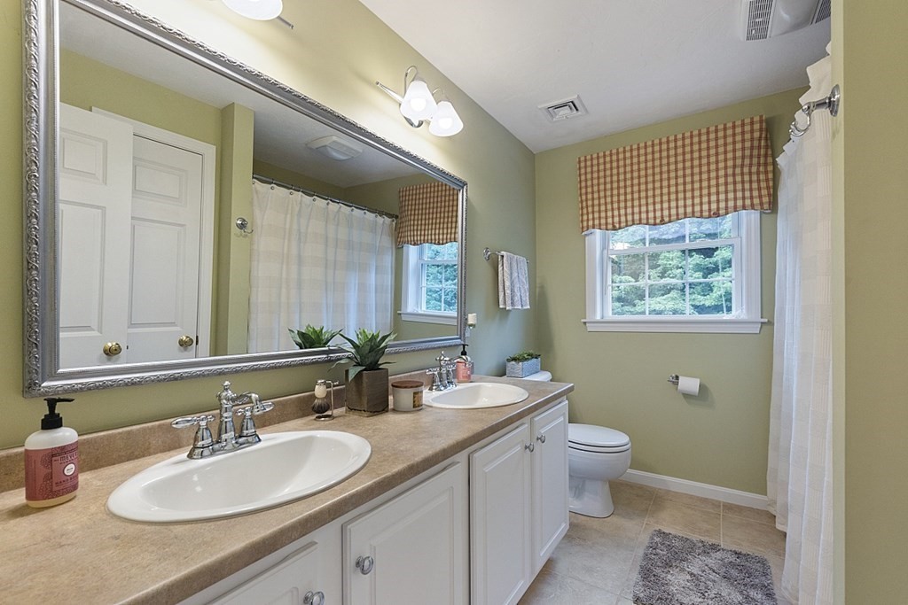 35 Parker Road Shirley, MA 01464 - Photo 16 of 27