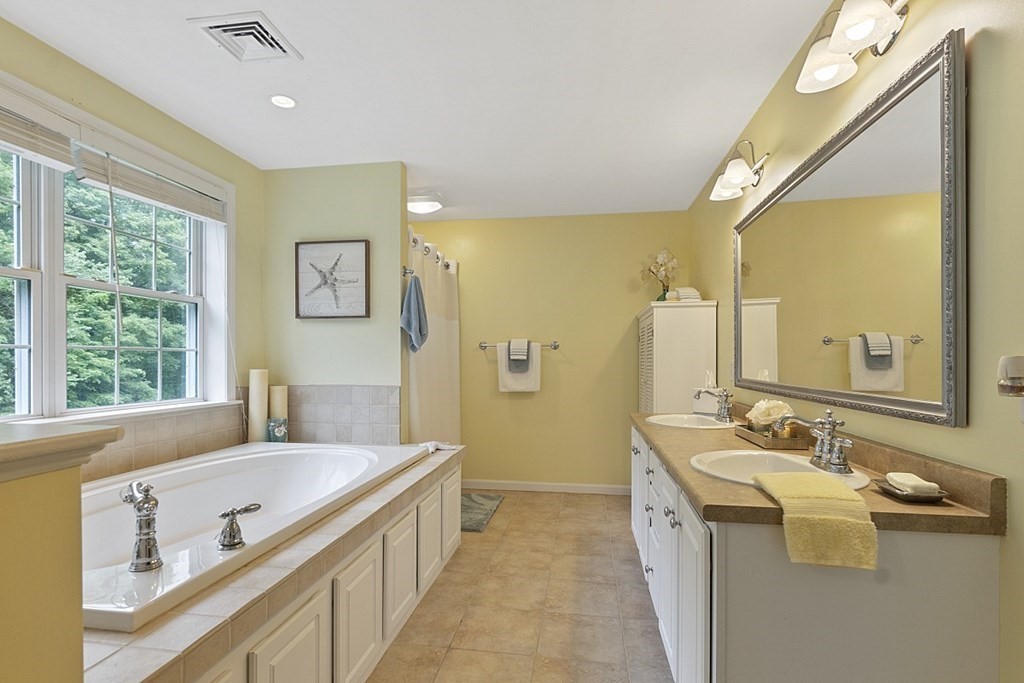 35 Parker Road Shirley, MA 01464 - Photo 20 of 27