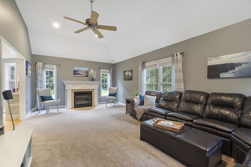 35 Parker Road Shirley, MA 01464 - Photo 3 of 27