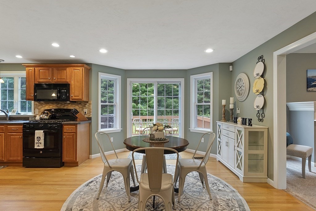 35 Parker Road Shirley, MA 01464 - Photo 5 of 27