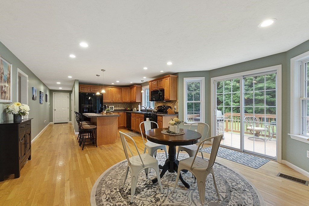 35 Parker Road Shirley, MA 01464 - Photo 7 of 27