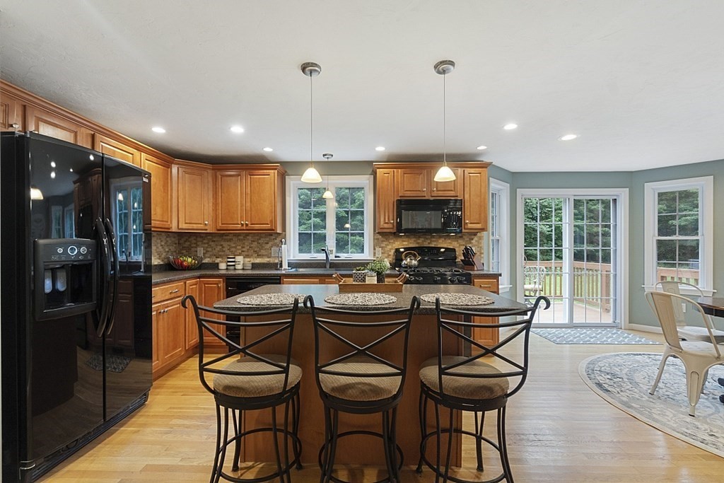 35 Parker Road Shirley, MA 01464 - Photo 9 of 27