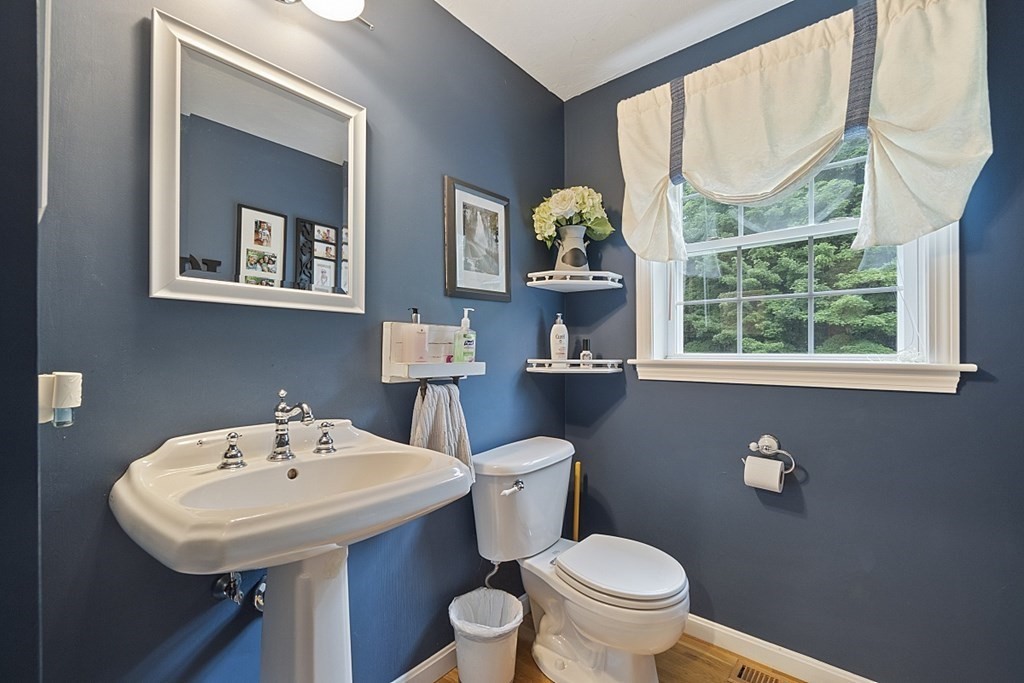 35 Parker Road Shirley, MA 01464 - Photo 10 of 27